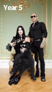 Kat Von D Instagram - This will probably be the last year Leafar will be able to sit on my lap for these photos! 🥹 I can’t believe he’s already 5! Love our little family together @prayers!🖤 Huge THANK YOU to @s1rsuave for taking our beautiful family portraits! Any other little families (only child parents) out there?