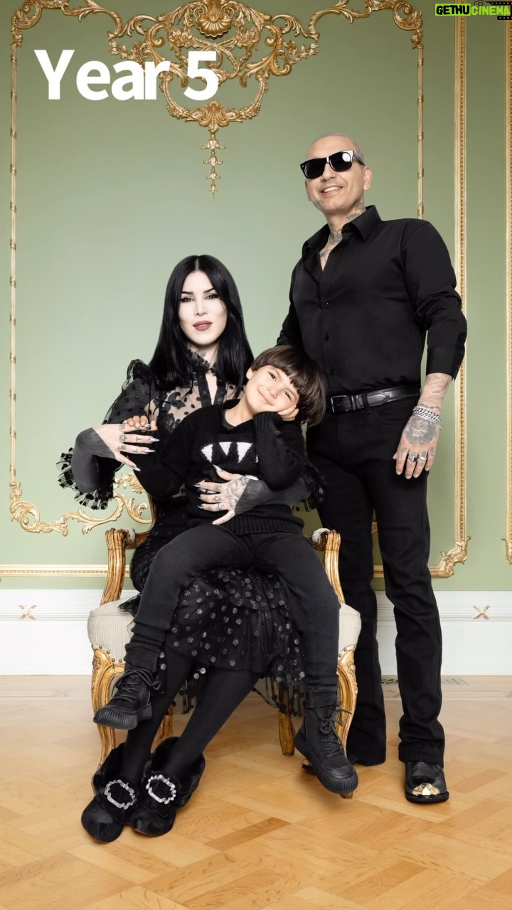 Kat Von D - 226.9K Likes - This will probably be the last year Leafar will be able to sit on my lap for these photos! 🥹 I can’t believe he’s already 5! Love our little family together @prayers!🖤
Huge THANK YOU to @s1rsuave for taking our beautiful family portraits!
Any other little families (only child parents) out there?