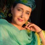 Katayoun Riahi Instagram - دلم برای روزهای بی دلیل خوب بودن تنگ شده، اصلا چنین روزهایی بوده؟ اگر دل با گرمای مهر، عاشق باشد! می شود بی دلیل خوب بود. بعد از مدتها که دست و دلم به پست گذاشتن نمی رفت، امروز گفتم نکند دیر شود که به شما بگویم : دوستت دارم 💚🤍❤️ #کتایون_ریاحی #بنیاد_کمک #مهر #دلتنگ #دوستت_دارم #پوریا #خوزستان #افغانستان #جازموریان_تنها_نیست #کولبر #کودکان_کار #زنان_خودسرپرست ‌#مادر_زمین # ایران Photo by @maryam.talaee.1