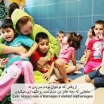 Katayoun Riahi Instagram - جوان بودم که این ایده در ذهنم درخشید و جانم را روشن کرد و در طی سالها کاملتر شد. بعدها پروپوزال آنرا نوشتم تا در جزیره کیش اجرایی شود. جلساتی با مدیرعاملان مختلف منطقه آزاد کیش گذاشته شد. جانمایی و زمین هایی مشخص شد که سیستم شهرک سازی و انبوه سازی نزدیکانم، سرنوشت دیگری برای زمین ها رقم زد. یکی شد شاپینگ سنتر و.... یکی دیگر فاز دوم شهرک... ساحلی! و من ناظر بودم که چگونه ذهن زیبا خریدار ندارد و انسان هر روز از اصل خود دور می شود. ولی امید در دلم هنوز می درخشد. و دهکده آرمانی هدف بلند مدت بنیاد نیکوکاری کمک است که روزی بزودی محقق خواهد شد به کمک خدا به کمک شما به کمک هم 🌎💫 در اینجا بخشی از سخنرانی من را در تدکس میشنوید #katayounriahi #کتایون_ریاحی #کتایونریاحی #کتایون-ریاحی #زلیخا #دهکده_آرمانی #تدکس #tedex