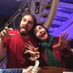 Katayoun Riahi Instagram - هر روز، روز بوسیدن، مهرورزی، رخسیدن، تفکر و خرد، کمک و نیکوکاری و بازیگوشی کودکانه است. @pooria_one @komakcharityfoundation #kisssingday