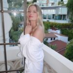 Kate Bosworth Instagram - Getting ready for @isabelmarant 🖤 MU / imagery @nikkideroest Hair @bridgetbragerhair Nails @ashlie_johnson