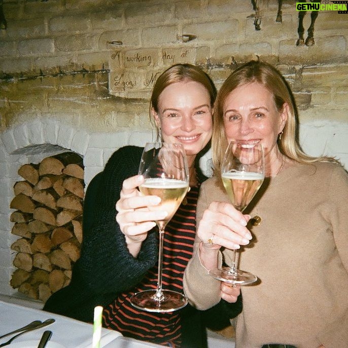 Kate Bosworth Instagram - Happy Birthday to the one who taught me love, kindness, warmth, compassion, patience. Also how to enjoy life and laugh and drink lots of Prosecco! š„š You light up my life, mama. Every single day. I love you! xx