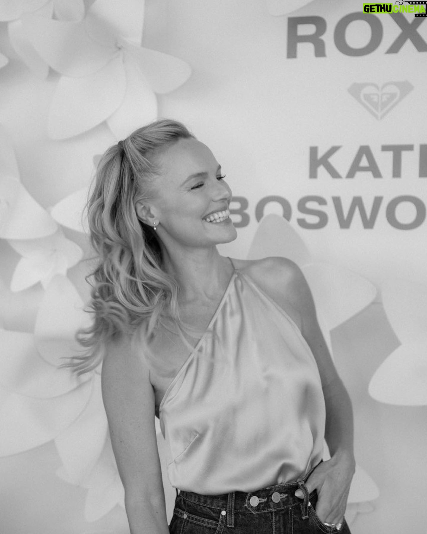Kate Bosworth Instagram - Celebrating the arrival of KB x @roxy on the shelves of @nordstrom π₯Ήπππ«Άπ» thank you to everyone who came out to support, especially my panel mates, the wildly inspiring // real life heroes @andersenlisa @caroline_markss @danielleblacklyons ππΌββοΈ
