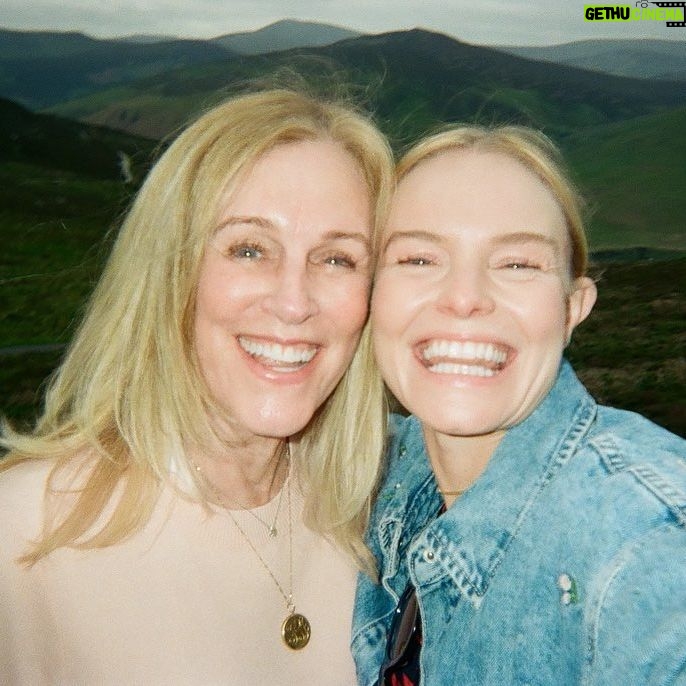 Kate Bosworth Instagram - Happy Birthday to the one who taught me love, kindness, warmth, compassion, patience. Also how to enjoy life and laugh and drink lots of Prosecco! š„š You light up my life, mama. Every single day. I love you! xx