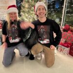 Kate Bosworth Instagram - Wishing you all the Happy-est Holiday! 🎄 Love, The Bongs 😘