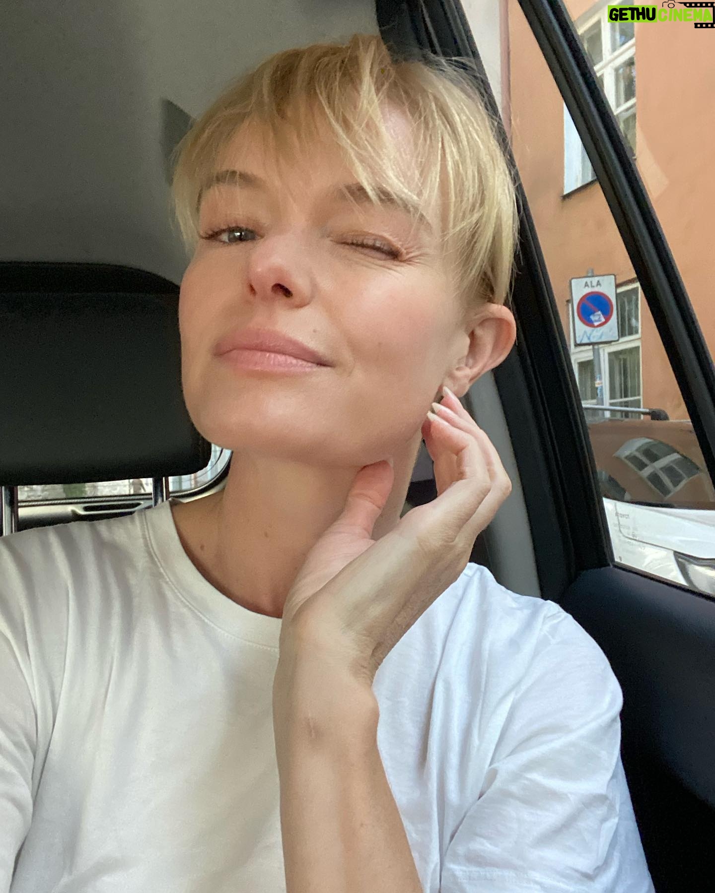 Kate Bosworth Instagram - BTS LAST SENTINEL 🫶🏻 1. @its_lucien trying to warm ourselves in a sauna after being drenched at night in the freezing Baltic sea 🌊 2. Wardrobe fitting / becoming Cassidy! 3. First rehearsal w/ the maniac gang @its_lucien @thomaskretschmann #martinmccann #taneltoom 4. Bangs! Cowlick behaving! 5. Could wear weird oversized rubber outfits all day long in real life / loving my brilliant director. 6. @its_lucien copying my style… again. 7. Whimsical Estonia 🇪🇪 8. Can you understand this? she’s a mystery…… 9. On set! 10. Long days / exhausted from the cowlick / failing to tame her. If you’re not watching #LastSentinel you should be!!! Promise, it’s a goodie 🥊 #intheaters #ondemand