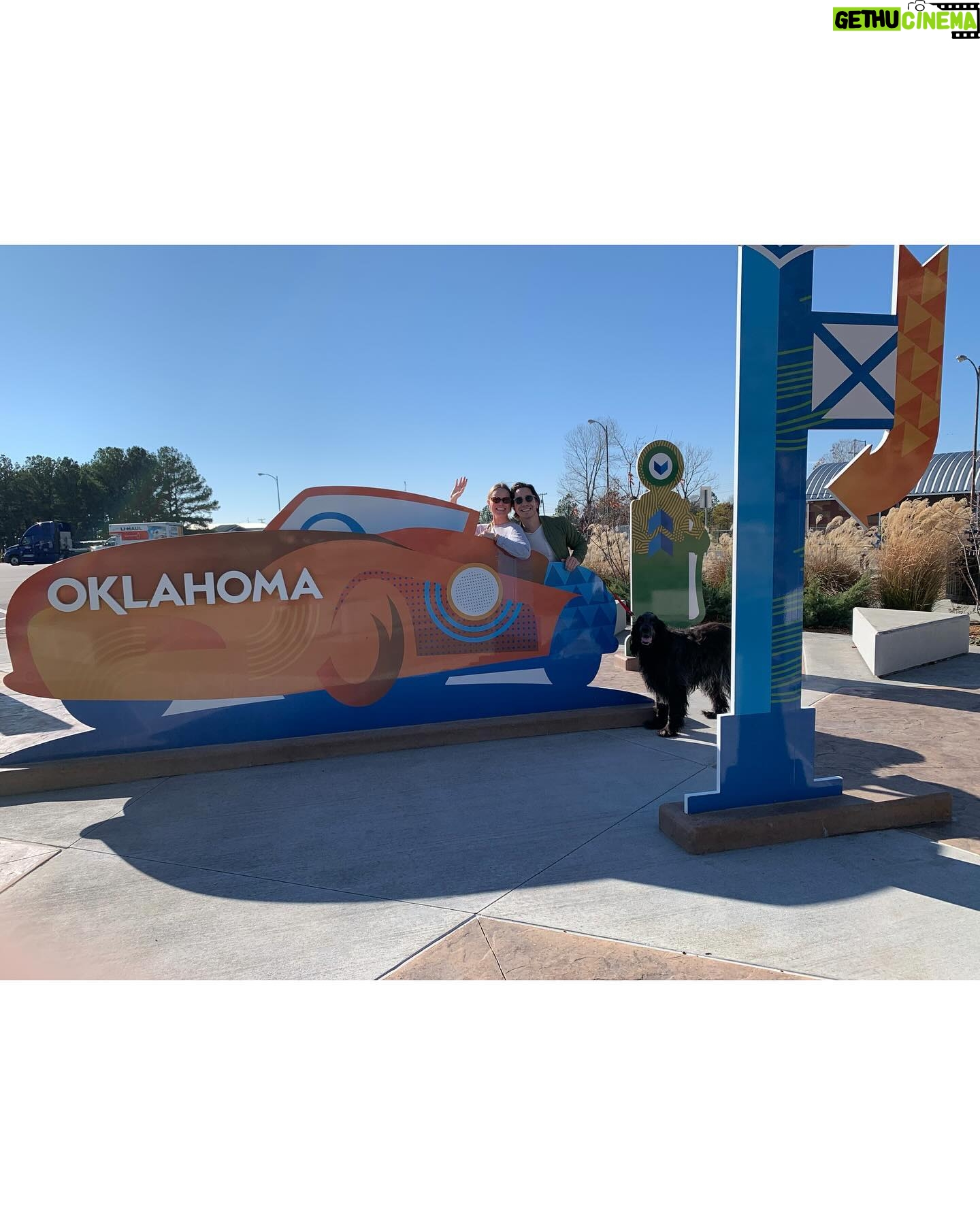 Kate Bosworth Instagram - Ate our way cross country! 🚗🍜🍩 (Things started to get real in Albuquerque w/ stained shirts slide 6)