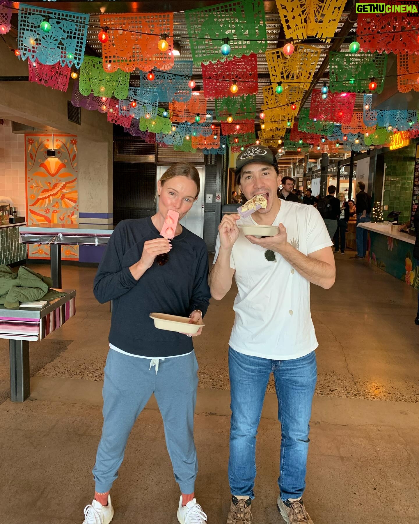 Kate Bosworth Instagram - Ate our way cross country! 🚗🍜🍩 (Things started to get real in Albuquerque w/ stained shirts slide 6)