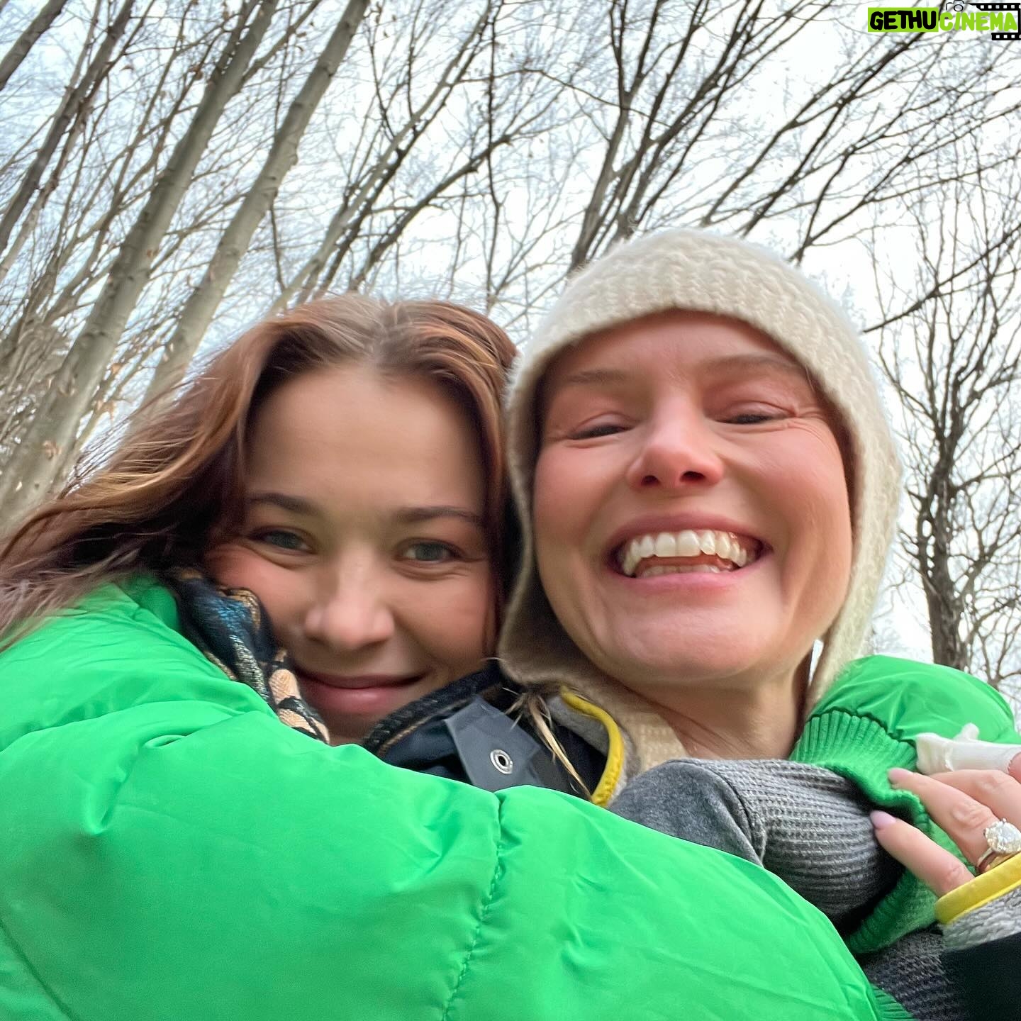Kate Bosworth Instagram - Birthday girl, you are magic! â¨đī¸đĒŠ @jasperpolish đ We love you đ My goodness, we are blessed that you are our girl.