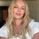 Kate Bosworth Instagram - Thank you to super babes @katiejanehughes @jennifer_yepez for my summer-ready glam ☀️💋