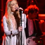 Kate Hudson Instagram - I must do a @jimmyfallon appreciation post. You see, we met when I was 20 years old and we were just starting out our careers. Jimmy was on SNL and we met on that little thing called Almost Famous. I loved Jimmy from the second we met and we spent a ton of time laughing, playing, dancing and listening to a ton of music. To play on his show @fallontonight the other night was one of the great full circle moments. I felt like I was 20 again and the only thing missing was me Jimmy and Horatio going to the subway bar we used to go to after the show. I felt like my whole body was smiling this night. Thanks for the support Jimmy. ‘‘Twas a Glorious time! I love you tons! 🤍✌️