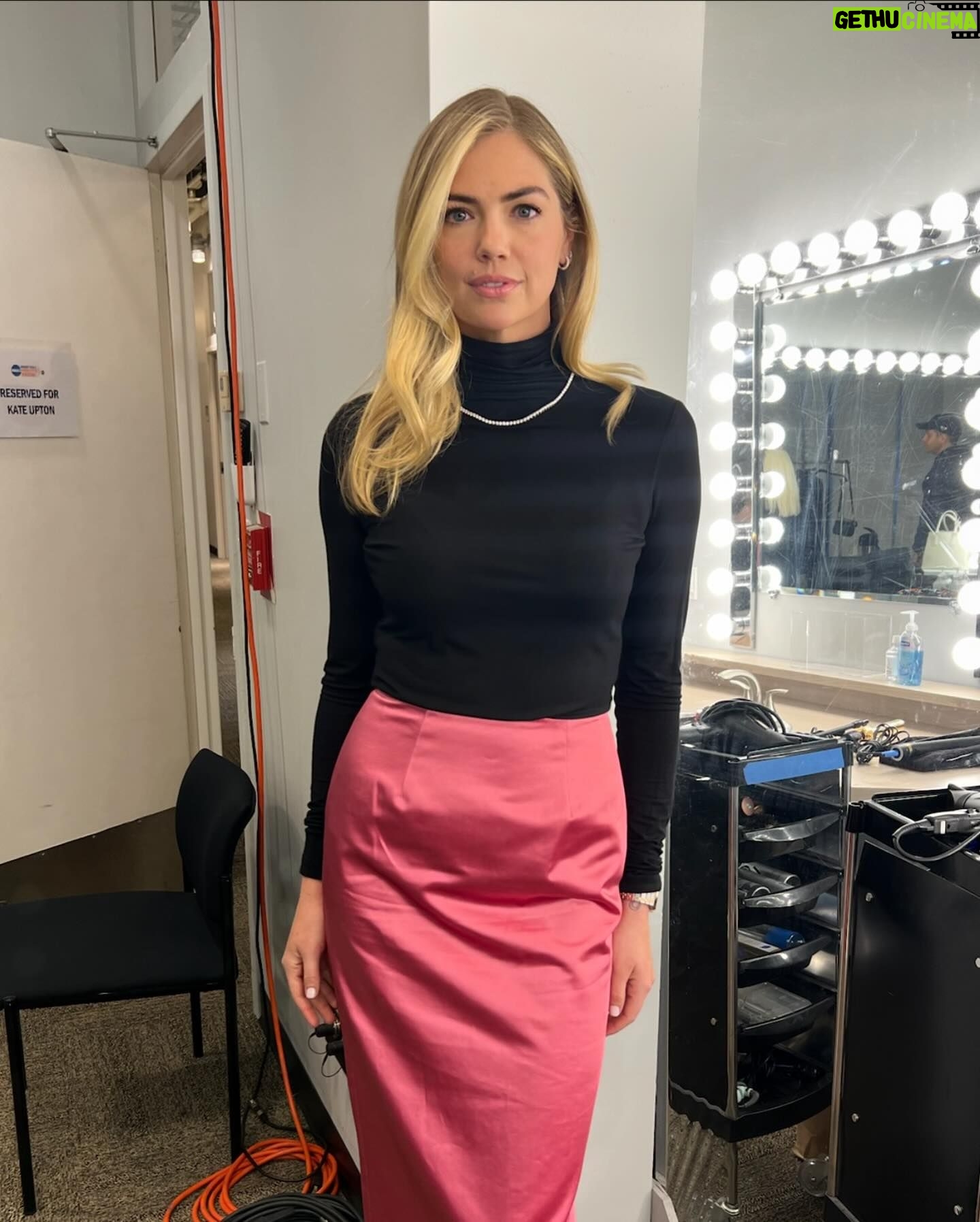 Kate Upton Instagram - Girl on the move 💅 thanks for having me @goodmorningamerica