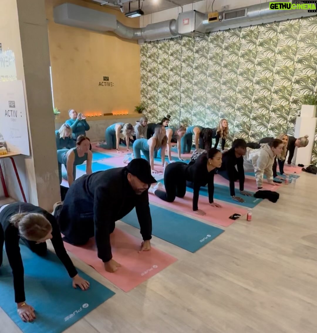 Kate Wright Instagram - A fabulous morning of yoga & good vibes to celebrate my @fandfclothing active collection 🧘🏼♀️ It was very surreal to see everyone in my range ✨ Thank you to everyone who made today possible and for everyone’s continued support. I’m so very grateful and happy you all love it. And a special thank you to my husband for always supporting me in everything I do. I love you so much 🥹❤️
