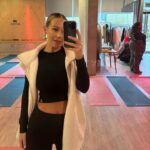 Kate Wright Instagram - A fabulous morning of yoga & good vibes to celebrate my @fandfclothing active collection 🧘🏼‍♀️ It was very surreal to see everyone in my range ✨ Thank you to everyone who made today possible and for everyone’s continued support. I’m so very grateful and happy you all love it. And a special thank you to my husband for always supporting me in everything I do. I love you so much 🥹❤️