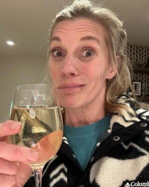 Katee Sackhoff Instagram - Where my parents at who are putting together a bunch of children’s toys tonight like a damn boss 😂🎄CHEERS 🍷 Merry Christmas 😘