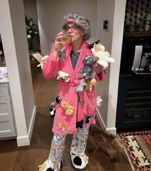 Katee Sackhoff Instagram - Felt Cute. Might delete later 😂❤️ Meow 😸#fbf #halloweencostume