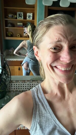 Katee Sackhoff Instagram - Gonna need a good seamstress 😂😂😂😂🤷🏼‍♀️ You know they’re some of your favorite jeans when…🍑 oops