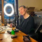 Katee Sackhoff Instagram - Today’s episode of @thesackhoffshow is a real gem…That’s because my guest @thatkevinsmith is truly a wonderfully special human being and I’m lucky to call him a friend. Plus he spends the first 30 minutes pretty much running the show for me 😂 Make sure to give it a listen now. Everywhere you get your podcasts. 😘 #kevinsmith #thesackhoffshow #theflash