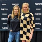 Katee Sackhoff Instagram - They say don’t meet your hero’s…Do!! Please Do!! As a young girl Linda Hamilton and Sigourney Weaver validated my existence in so many ways! To be strong, capable, smart, and feminine. I’ve modeled so much of my career off of theirs (and Bruce Willis but that’s another post 😘) this was such a dream…if only I could find a project to someday work with Linda or Sigourney, then my career would be complete! ❤️ a girl can wish right? 🙏🏻😊 #fanexpo #lindahamilton #scifi #strongwomen #musclesarebeautiful