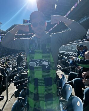 Katee Sackhoff Instagram - Probably should be more transparent with our fandom….don’t want to get mistaken for the visiting team 😂😆 #gohawks #seattle What a game yesterday!!