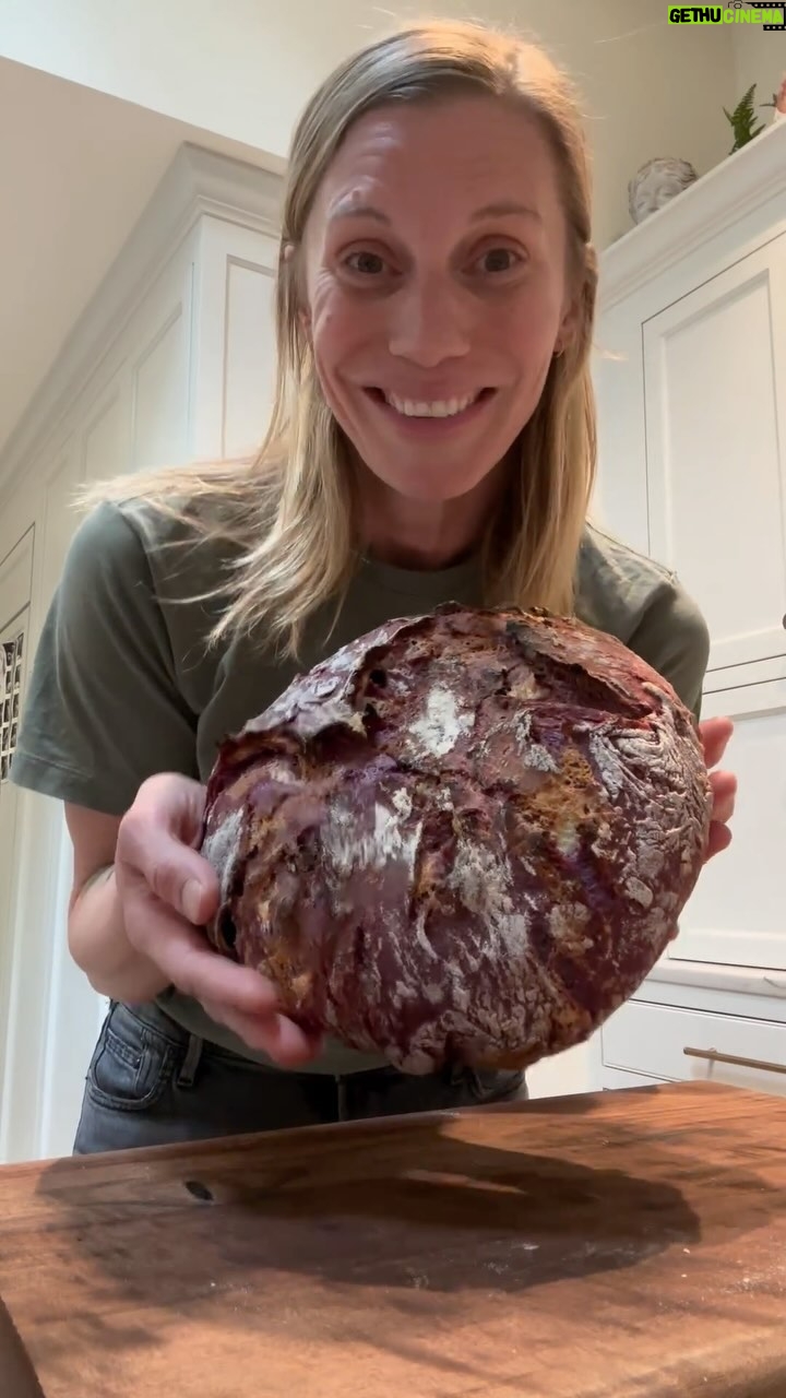 Katee Sackhoff Instagram - Sheβs a heavy loaf ππ€·πΌββοΈ Paul Hollywood would not approve ππππ€ͺ But she tastes good. π«π My flavors are pretty good though π