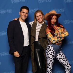 Katee Sackhoff Instagram - Night Owls For Life 💙 Love these two so much. Xoxo
@newyorkcomiccon