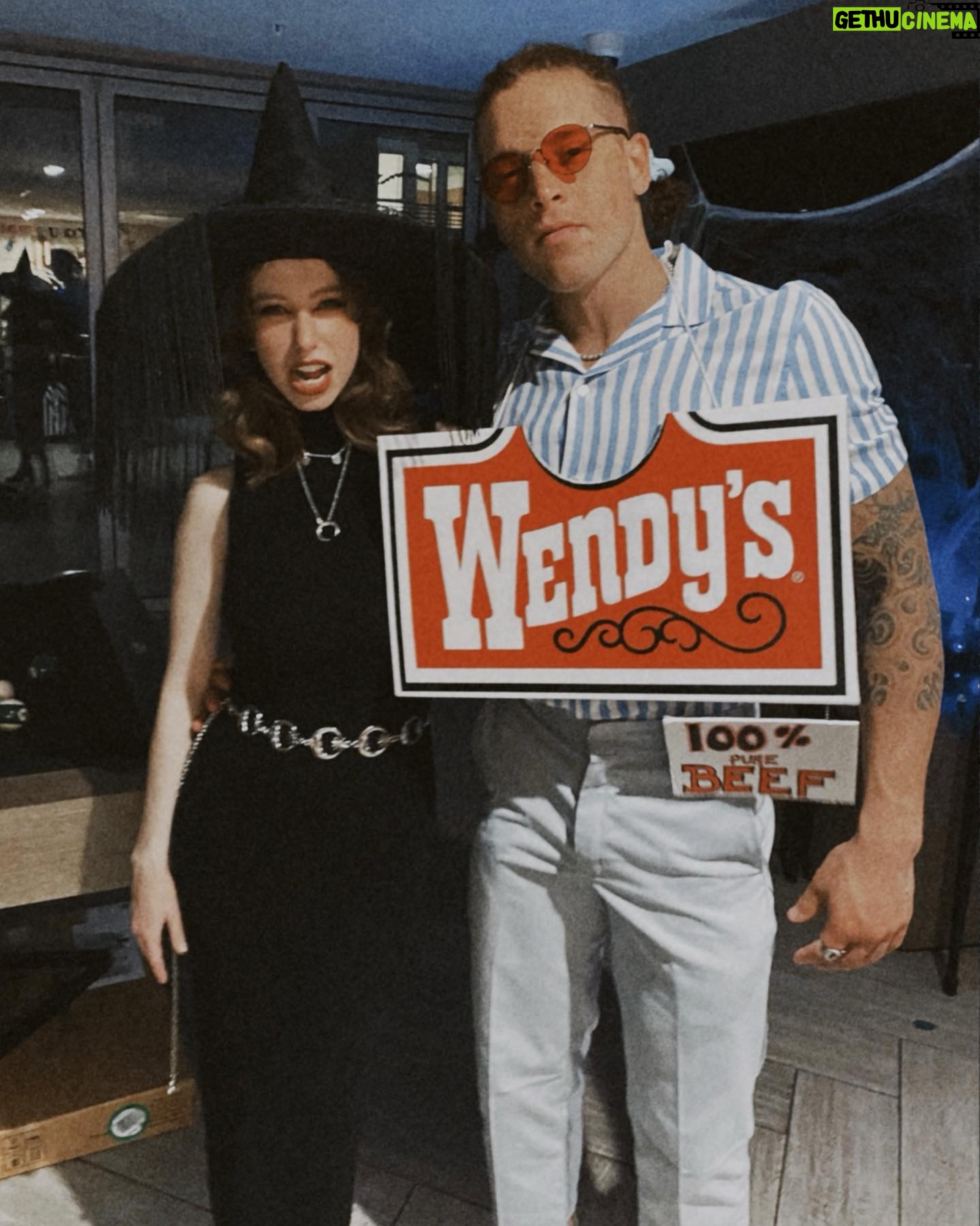 Katelyn Nacon Instagram - I’m a witch bitch✨