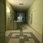 Kateryna Osadcha Instagram - UPD вже все добре. Ви питали про бинт на руці, розповідаю. Вдруге в житті (перший був в три роки) лежала в лікарні. Висновок - берегти себе. Стежте за своїм станом, своїм здоров’ям, не нехтуйте зайвий раз звернутися до лікаря. Recap. Тиждень лікарняний. 1. Вікно в лікарні - це вікно в світ здорових і щасливих людей, а на фото я на них дивлюся. 2. Щоденна рутина 3. Зустрічала заходи сонця 4. Я і моє місто 5. Лікарня нічна 6. Ну і справи ніхто не відміняв, зафарбовую наслідки температури і безсонних ночей. 6. Моя підтримка, гумор за будь-яких обставин @gorbunovyuriy 7. Зібралась на зустріч (в цей момент лікар сказав, що значить можна виписувати) Дякую неймовірним лікарям, медсестрам і всім хто турбувався, лікував і переживав ❤️