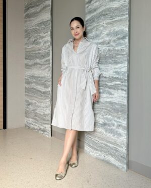 Kathaleeya McIntosh Instagram - ขอบคุณน้องปิ๋มนะจ๊ะที่ส่ง shirt dress สวยและใส่สบายมากมาให้ สวยเก๋ใส่สบายเลยจ๊ะ ผ้าก็ดี๊ดี 👍🏻😍 P A N T I T A
All about SHIRT all about SHAPE
IG: @pantita.bkk  รองเท้าก็ใส่สบายที่สุดของรุ่นน้อง ใส่ตลอด ใส่ทุกวัน สบายที่สุดค่ะ 👠 @ballet_aries
