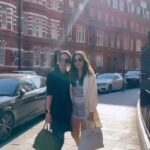 Kathaleeya McIntosh Instagram – One fine day with my best friend 💕 เมื่อมาดามมาอังกฤษ 3 วัน! Country girl อย่างเราก็ต้องเข้าลอนดอนมาหาสิ😆อังกฤษก็แค่ปากซอยเนอะ 😂 🇬🇧love love na ja. 😘