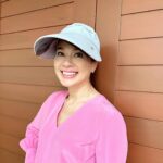 Kathaleeya McIntosh Instagram – มีของดีมาแชร์ค่ะ หมวกกันแดดพร้อมแว่น 🧢 🕶️ มันเริ่ดมาก! เหมาะกับแดดช่วงนี้เลยค่ะ 😂🥵 น้องสาวคนเก่งสองคนของแหม่มเป็นคนทำ ทำเองใช้เองและทำขายด้วยเลยช่วยโปรโมท มันดี๊ดีค่ะเผื่อใครสนใจนะคะ 👉🏻 @klume.bkk @fonperada @tiktee