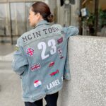 Kathaleeya McIntosh Instagram - ขอบคุณพี่เล้ง @zenithorial1988 ที่ส่ง jacket มาให้นะคะ ปักชื่อ MCINTOSH ให้ด้วย เท่ระเบิดเลยค่ะ ชอบจัง มีตัวเดียวไม่ซ้ำใครเลย ใครชอบหรือสนใจลองเข้าไปดูได้เลยค่ะ🤩😍 ฝากแบรนด์ @label.101 ด้วยนะคะ 😘