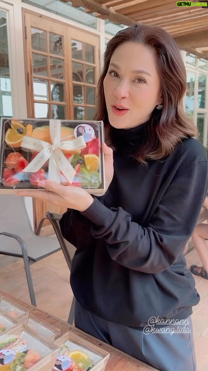 Kathaleeya McIntosh Instagram - Thank you so much na ka for the food support from my lovely fan club. 😍 ขอบคุณมากๆค่ะ 💕 (ผ่านมาหลายวันแล้วแต่เพิ่งจะมีเวลามาลงนะคะ ถ่ายละครทุกวันค่าาาาาาา 😅😜🥰)