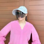 Kathaleeya McIntosh Instagram – มีของดีมาแชร์ค่ะ หมวกกันแดดพร้อมแว่น 🧢 🕶️ มันเริ่ดมาก! เหมาะกับแดดช่วงนี้เลยค่ะ 😂🥵 น้องสาวคนเก่งสองคนของแหม่มเป็นคนทำ ทำเองใช้เองและทำขายด้วยเลยช่วยโปรโมท มันดี๊ดีค่ะเผื่อใครสนใจนะคะ 👉🏻 @klume.bkk @fonperada @tiktee