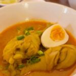 Kathaleeya McIntosh Instagram - ข้าวซอยไก่ Café Sirin 🤩 Kao Soi the quintessential Thai northern dish 👌🏻