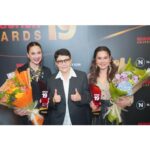 Kathaleeya McIntosh Instagram - ขอบคุณคมชัดลึกอวอร์ดครั้งที่ 19 และคณะกรรมการทุกท่านนะคะ ขอบพระคุณพี่ปิ่นที่รักและเคารพที่นึกถึงแหม่มและหยิบยื่นบทนี้ให้ค่ะ ขอบคุณช่อง3 ค่ะ ขอบคุณพี่ใหม่พี่สาวที่รักยิ่งที่คอยช่วยเหลือดูแลแนะนำทุกสิ่งให้และขอแสดงความยินดีอย่างยิ่งกับรางวัลนักแสดงนำหญิงยอดเยี่ยมนะคะ 👍🏻👏🏻🤩ขอบคุณทีมงานทั้งเบื้องหน้าเบื้องหลัง ผู้กำกับและนักแสดงสาปซ่อนรักทุกคนค่ะ รางวัลนี้สำหรับพวกเราทุกคนค่ะ 🥳 และขาดไม่ได้เลยคือขอบคุณคุณผู้ชมทุกคนนะคะและ ครม(คนรักแหม่มคนรักใหม่😂)ที่คอยเป็นกำลังใจให้เสมอ…🫶🏻♥️ ขอแสดงความยินดีกับทุกๆรางวัลด้วยค่ะ 🥳 #สาปซ่อนรัก #tvscene #ช่อง33
