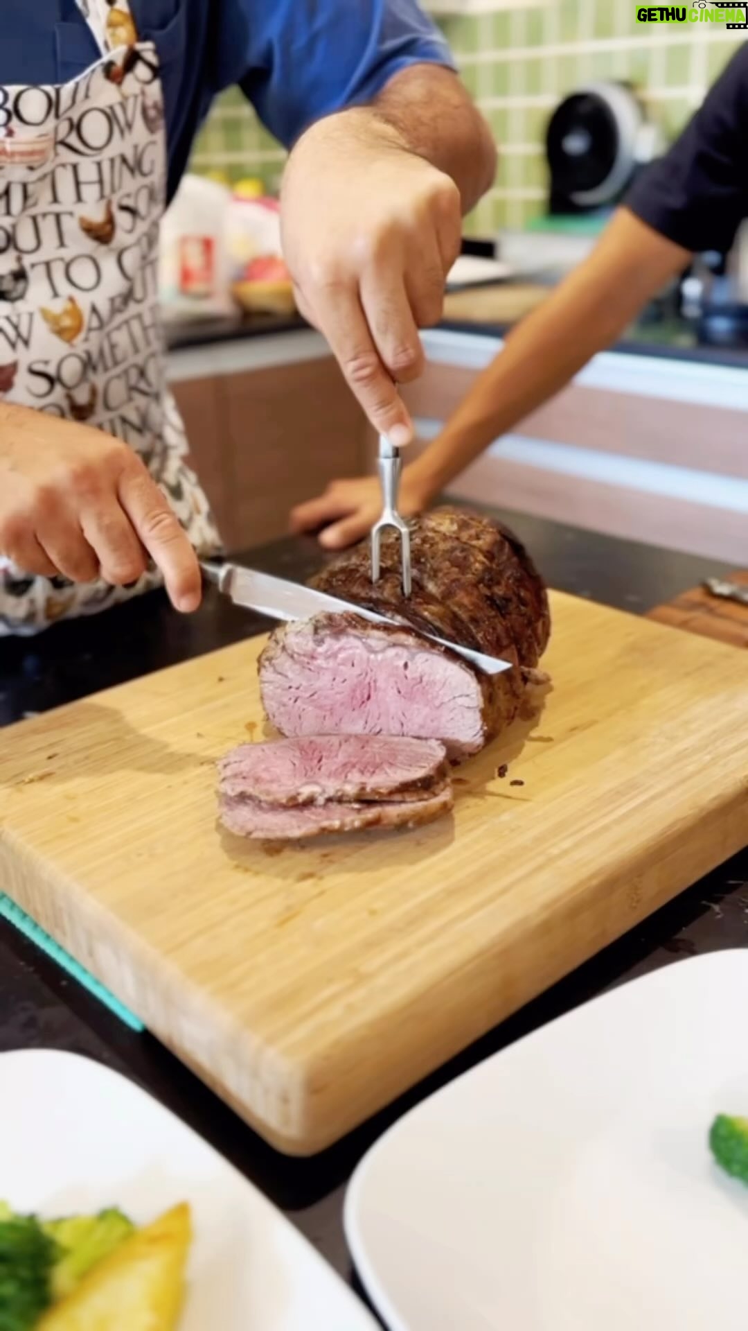Kathaleeya McIntosh Instagram - Sunday Roast with Family! 🥩🤩