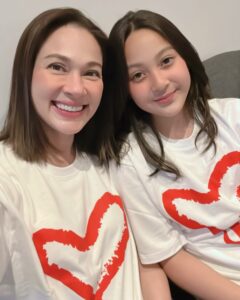 Kathaleeya McIntosh Instagram - อยากชวนทุกคนมาร่วมกันส่งกำลังใจและทำบุญช่วยเหลือผู้ป่วยยากไร้โรงพยาบาลรามาธิบดี ด้วยการอุดหนุน #เสื้อยืดสุขใจ เสื้อลายหัวใจอินฟินิตี้ที่มอบความสุขให้กับผู้ที่สวมใส่และผู้ป่วย สุขทุกวัยใส่ได้ทุกวัน 💜ราคาตัวละ 199 บาท รายได้ทั้งหมดนำสมทบทุนมูลนิธิรามาธิบดีฯ 📲สั่งซื้อทางออนไลน์ ได้ที่ www.ramafoundation.or.th LINE @ramafoundation�📞 0-2201-2222 #คำว่าให้ไม่สิ้นสุด