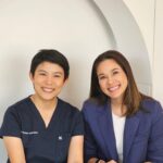 Kathaleeya McIntosh Instagram – รอยยิ้มเดิมแต่มั่นใจขึ้น อิอิ 🤩 มาทำวีเนียร์แก้สีฟันของตัวเองค่ะ หมอแปมคือที่สุด! นางเก่งมาก ละเอียดมาก เนี๊ยบมากจนต้องมาเขียนถึงเลยเพราะบอกหมอว่าขอทุกอย่างเหมือนเดิมแต่แก้สีฟันให้ไม่หมอง ไม่คล้ำ 🦷 อยากยิ้มแล้วฟันสวยฟันขาวเหมือนคนอื่นๆเค้าบ้าง🤣ไม่ต้องการความสมบูรณ์แบบ ขอรอยยิ้มเดิมและธรรมชาติที่สุดและหมอก็จัดการให้ได้อย่างใจเลยค่ะ(จริงๆคือดีกว่าของเดิมมาก😂) 🥰 ขอบคุณมากๆนะคะ ขอบคุณหมอออยด้วย ช่วยดู ช่วยเล็งกันทั้งคลินิก ขำมาก! ถูกใจที่สุดค่ะ 👍🏻💕 ใครอยากแก้ปัญหาสีฟันไม่สม่ำเสมอ รูปร่างฟันแนะนำมาที่นี่เลยค่ะ @wesmiledentalhaus @drnolapan @oilruedeerat #วีเนียร์ #veneers #dentalveneers #ceramicveneers