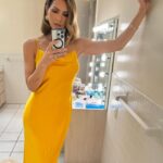 Katharine McPhee Instagram - Hi from the road 👋🏽 Tennessee! I’m so happy to perform for you guys tomorrow 💛 Get your tickets now at Ticketmaster.com