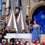 Katharine McPhee Instagram - Merry Christmas everybody! 🎅🏼 Spend your Christmas morning with us at @DisneyParks for the #DisneyChristmasCelebration! Join the festivities TODAY at 10am on @abcnetwork and stream on @Hulu. ✨