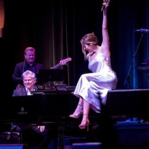 Katharine McPhee Instagram - What. A. Tour! 🎹✨ Thank you so much for the love this past month! We couldn’t have asked for a better audience. 📷: @carrollproduction @immusicmagazine @imdaphs