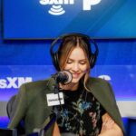 Katharine McPhee Instagram - stopped by @siriusxm for a little chat. #ChristmasSongs ✨🎙️