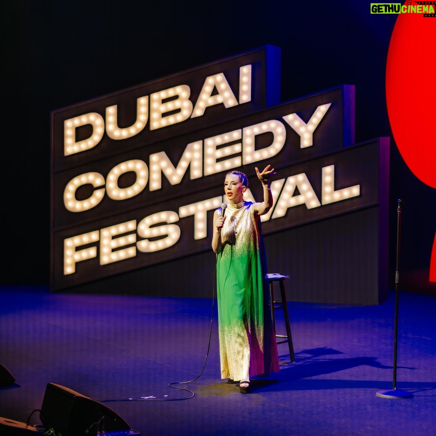 Katherine Ryan Instagram - Katherine Ryan’s show was an absolute blast!😂😭 Her unique brand of wit and humour had us laughing all night long! Such a fantastic evening✨ Get your tickets now on dubaicomedyfest.ae #DubaiComedy #DCF2024 لقد كان العرض الكوميدي الذي قدمته نجمة الكوميديا كاثرين ريان بمثابة انفجار مطلق! كانت أمسية رائعة حقًا مليئة بالضحك والفكاهة! احصلوا على تذاكركم الآن dubaicomedyfest.ae