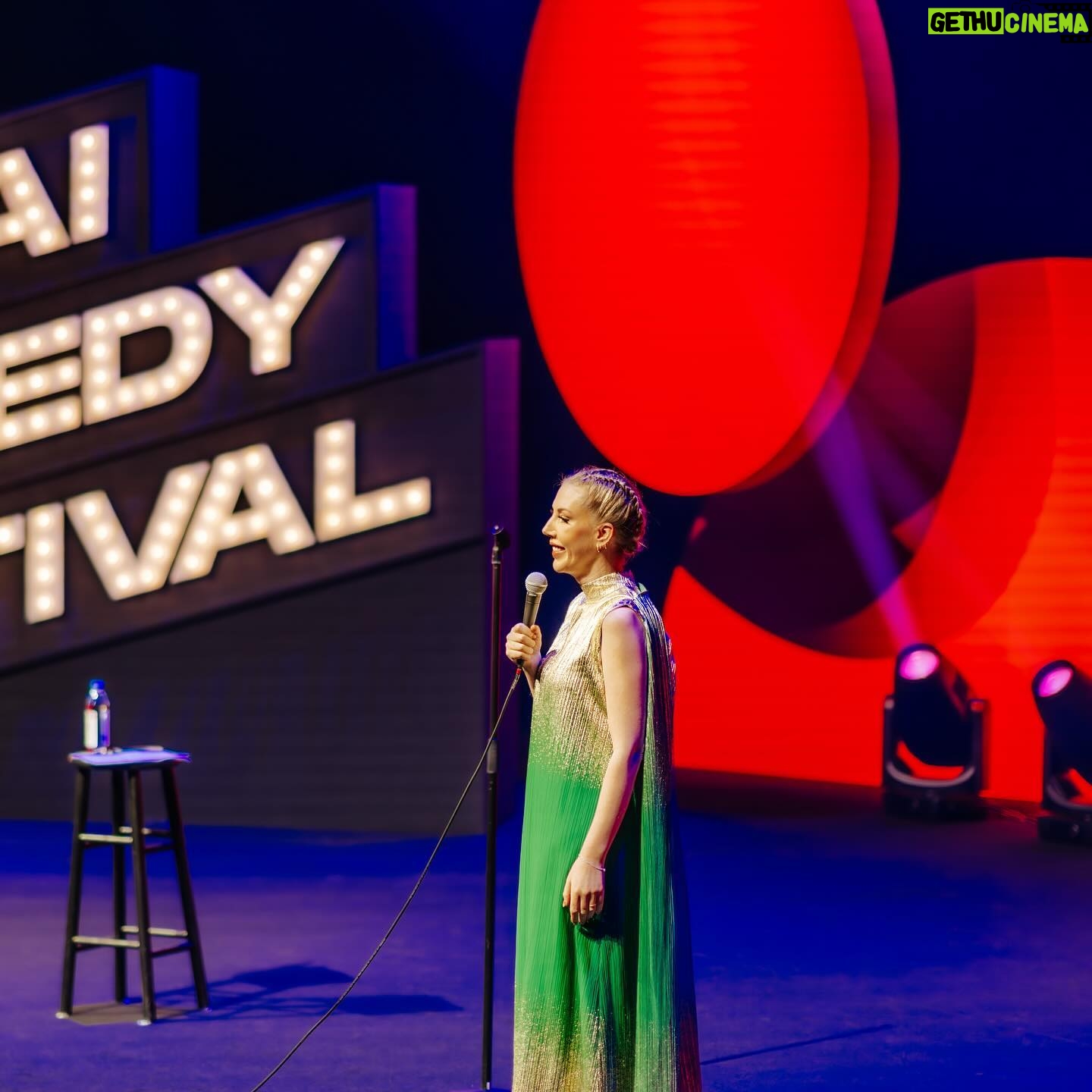 Katherine Ryan Instagram - Katherine Ryan’s show was an absolute blast!😂😭 Her unique brand of wit and humour had us laughing all night long! Such a fantastic evening✨ Get your tickets now on dubaicomedyfest.ae #DubaiComedy #DCF2024 لقد كان العرض الكوميدي الذي قدمته نجمة الكوميديا كاثرين ريان بمثابة انفجار مطلق! كانت أمسية رائعة حقًا مليئة بالضحك والفكاهة! احصلوا على تذاكركم الآن dubaicomedyfest.ae