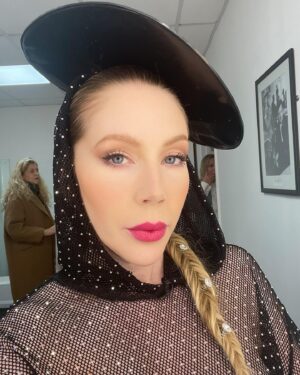 Katherine Ryan Instagram - Drag Queen?!?! I AM THE QUEEN OF DRAG. @atsukokudolatex @dylanjoelstudio @fionaeustace @jennifer.michalski.bray.style @lisadaveyhair @dragraceukbbc @rupaulsdragrace