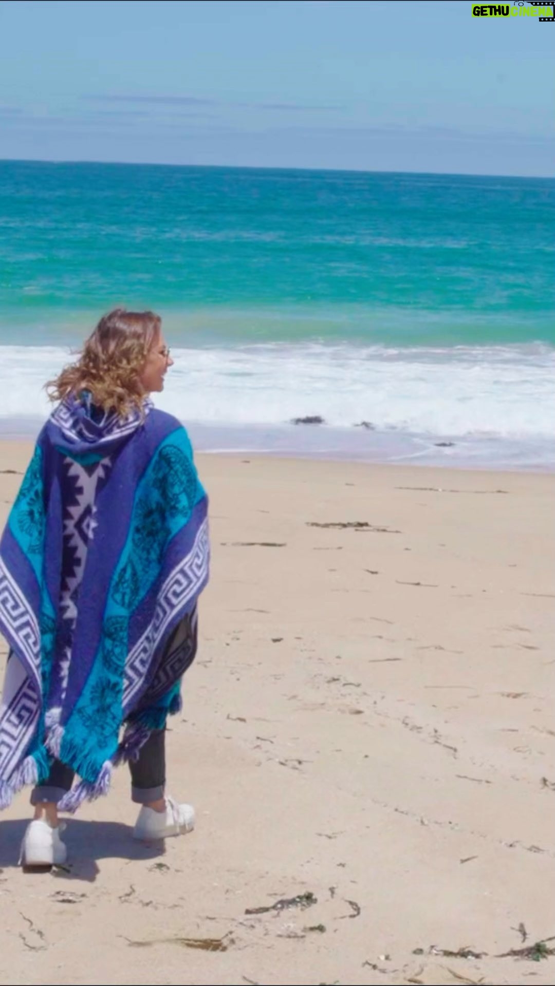 Katherine Salosny Instagram - ¿Quieres una excelente noticia? ✨ Parque Algarrobo es la maravillosa mezcla de mar y naturaleza. 🌳🌊 Ubicado en un sector privilegiado, con excelente conexión y alta plusvalía. Si deseas más información o una asesoría completamente gratuita, envía un DM a mis amigos de @compratuparcela o visiten www.parquealgarrobo.cl 🥰