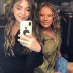 Katherine Salosny Instagram - Fue tan lindo el día de hoy reencontrarme con mis adorados @johnperez_hair y mi bella preciosa @javinicole12 ..tanta historia con cada un@ de ustedes mis bellos y mejores profesionales!! Un honor!! Ya sabrán de qué se trata y en qué programa 😉 El viernes pelare un poco en @mirasolfm98.7 no se pierdan los detalles @casatunquen @peluqueriaorganicaocs by Kathy Salosny en Algarrobo
