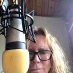 Katherine Salosny Instagram - Agradezco cada día de ser parte de mi querida radio @mirasolfm98.7 ya hacia los 2 años desde el litoral de los poetas!! Conversemos en el 98.7 y en nuestra señal on line www.mirasolfm.cl Gracias por la confianza mis querid@s auditores!! #diadeltrabajadorradial